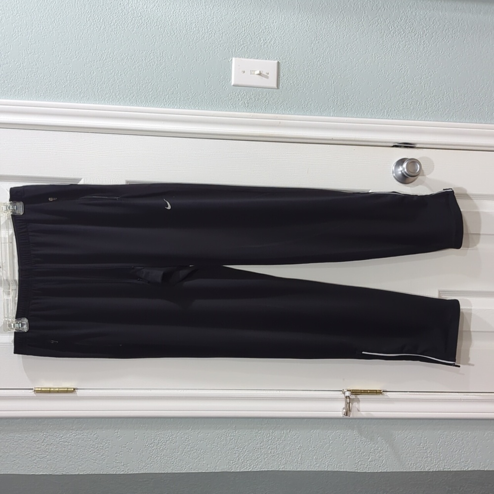 Nike L, dri fit, lightweight, relaxed sweat pants